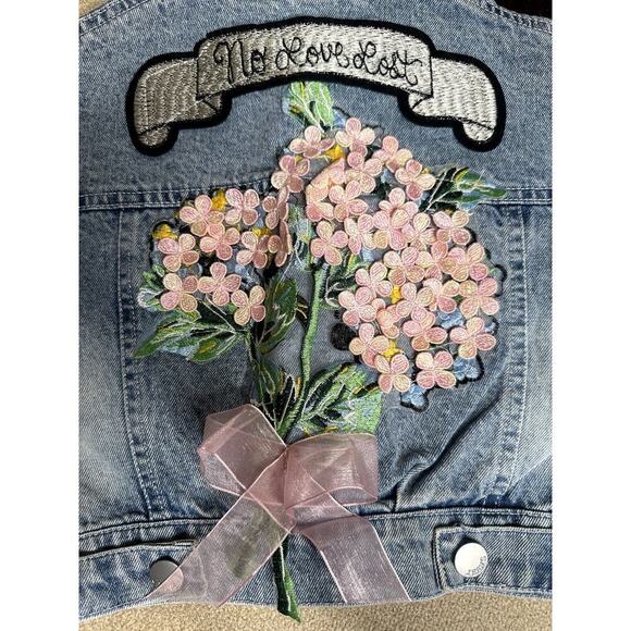 Lt Blue Flower Embroidery Denim Button Down Jacket Baby Size 18-24M - Picture 3 of 4